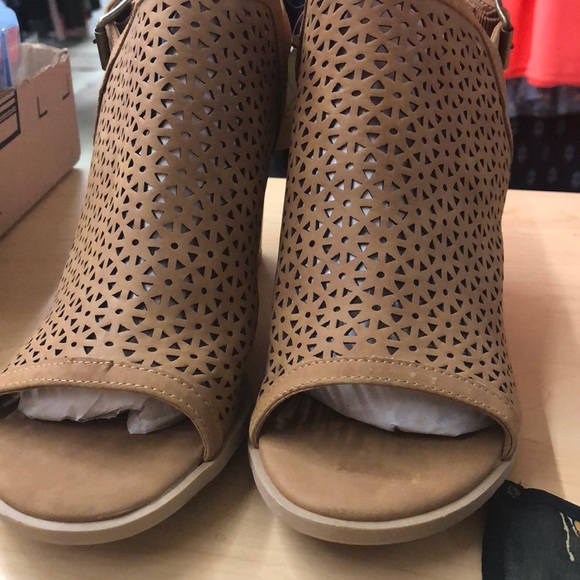 ❌❌SOLD❌❌ - Picture 2 of 3